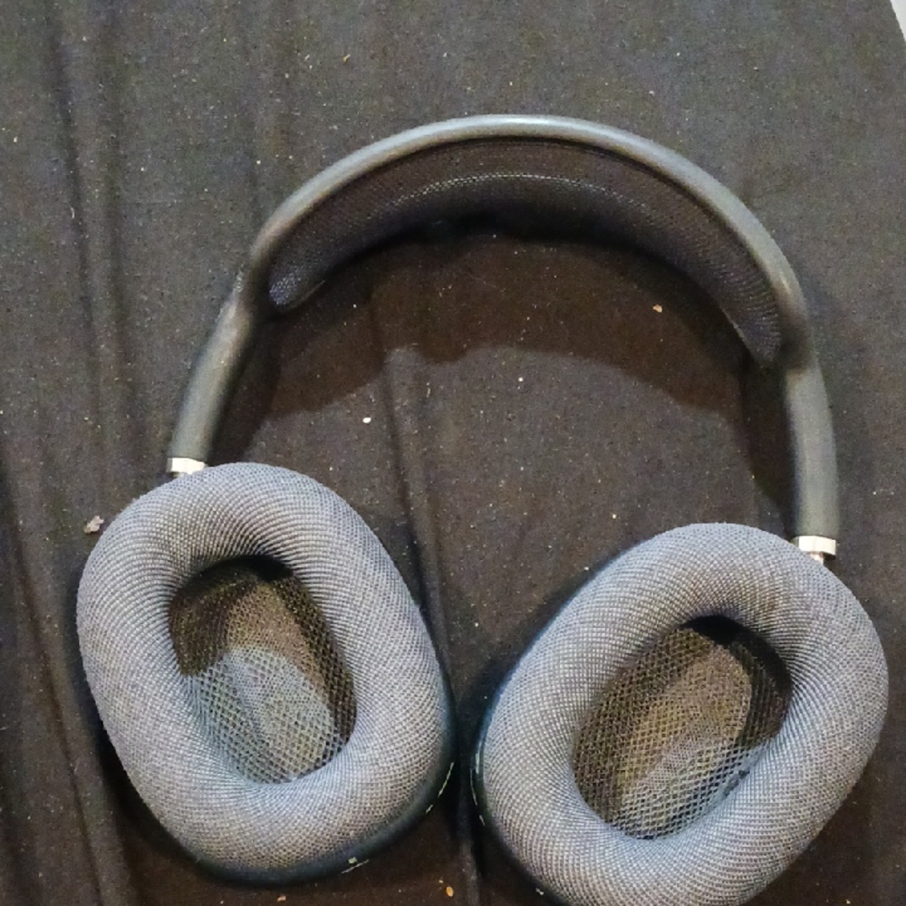 Apple Airpods Max Headphones with Cushioned Fabric Ear Pads
